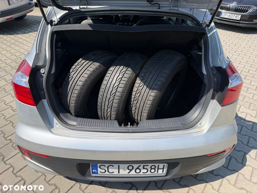 Kia Rio 1.1 CRDI Attract - 11