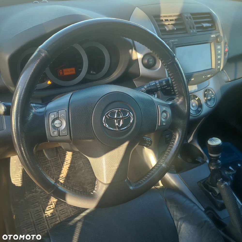 Toyota RAV4 2.2 D-CAT 4x4 Executive - 6