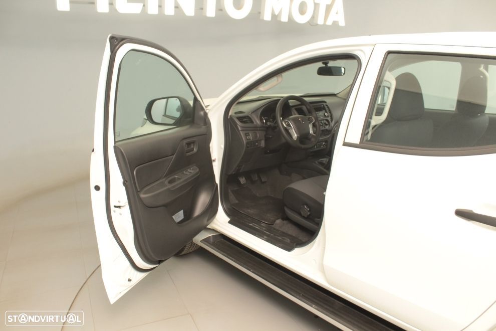 Mitsubishi L200 2.3 DI-D CD Invite 4WD - 16
