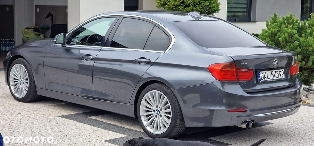 BMW Seria 3 328i xDrive Luxury Line - 3