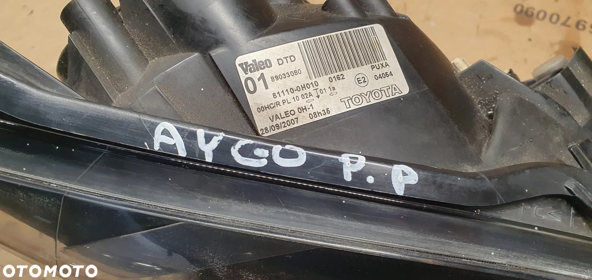 Lampa prawy przód przednia prawa Toyota Aygo 81110-0H010 - 10