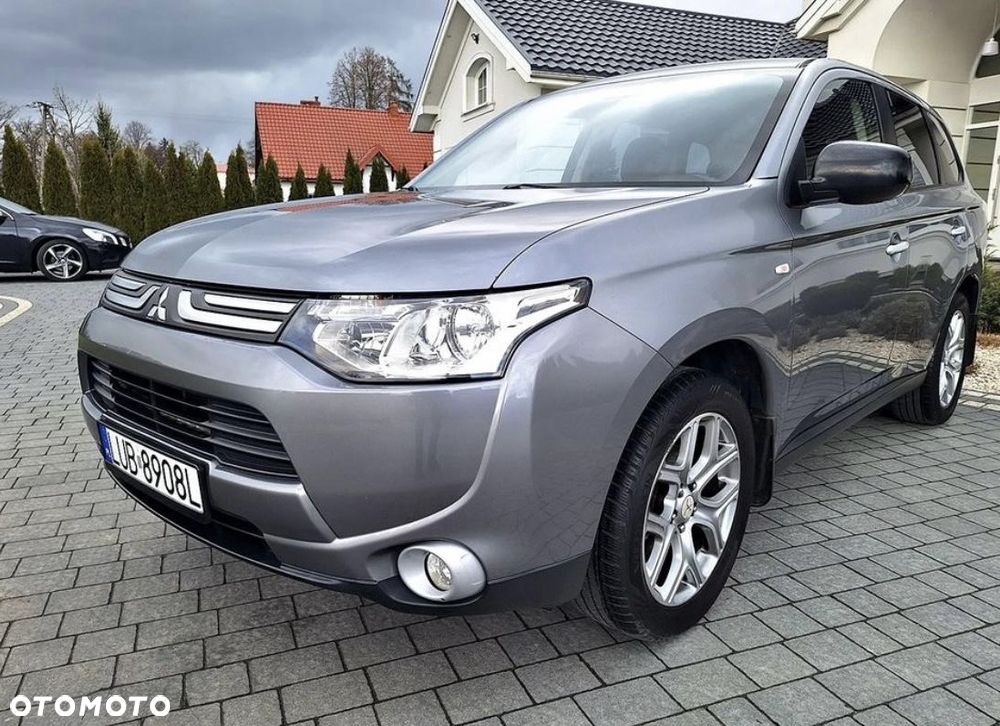 Mitsubishi Outlander 2.0 Invite + 2WD - 1