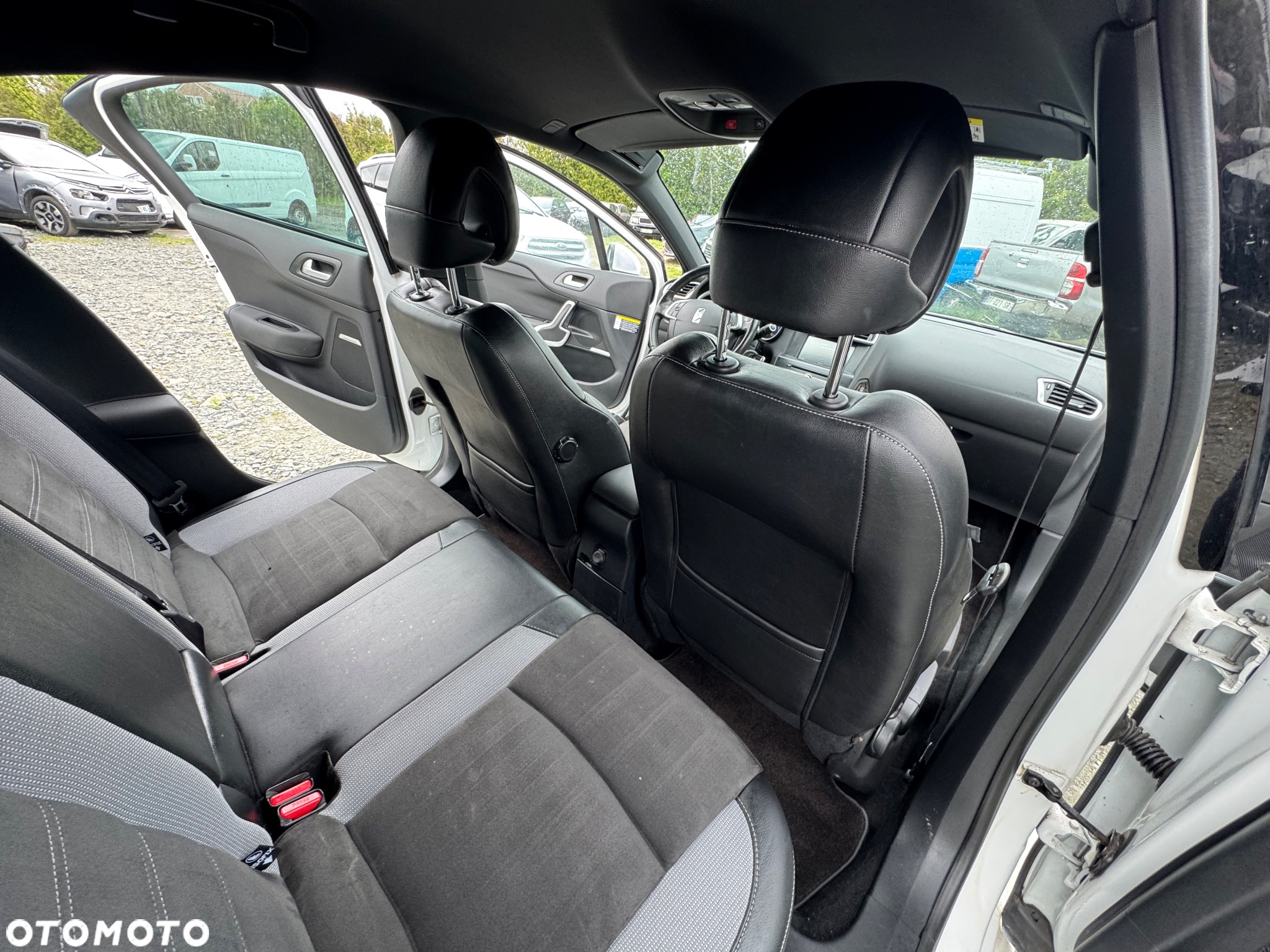 Citroën DS4 BlueHDi 150 S&S SoChic - 10