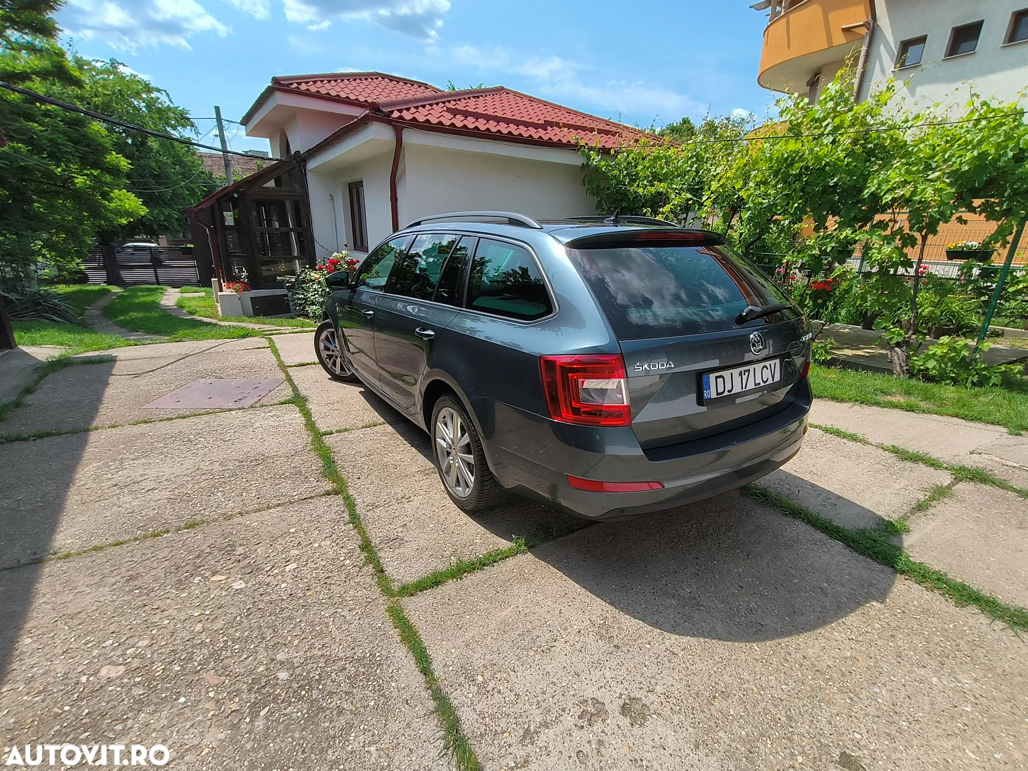 Skoda Octavia Combi 1.6 TDI (Green tec) DSG Joy - 4