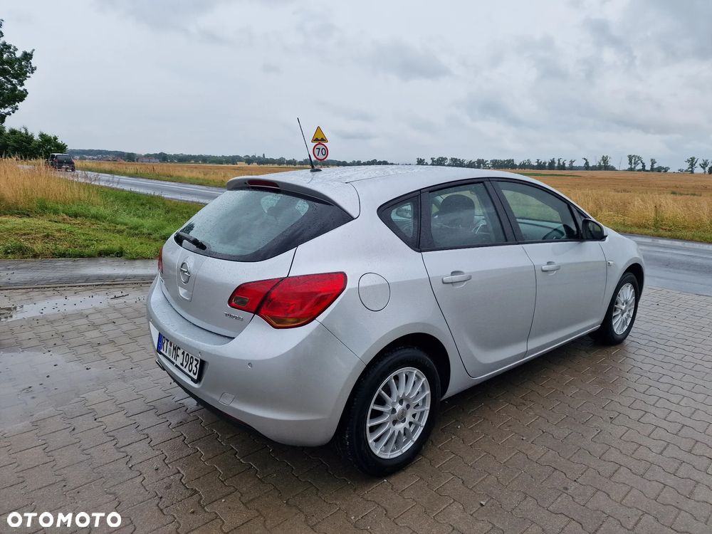 Opel Astra 1.4 Turbo Edition - 10
