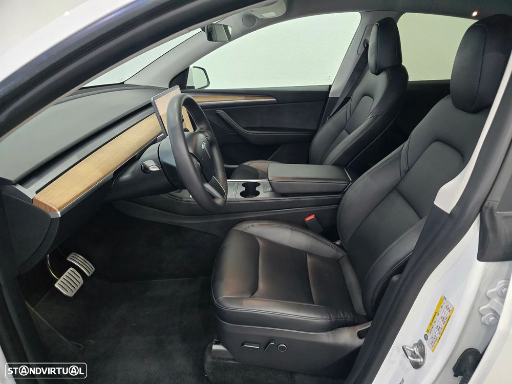 Tesla Model Y Performance Dual Motor AWD - 4