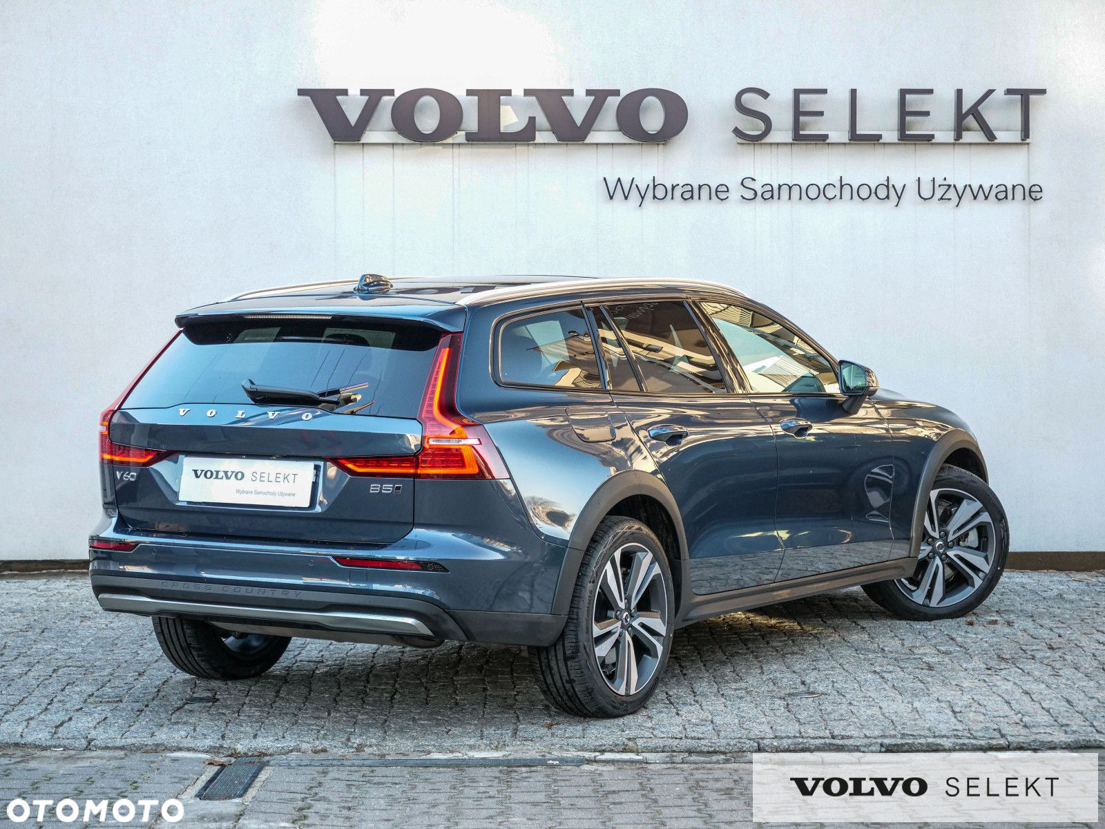 Volvo V60 Cross Country - 9