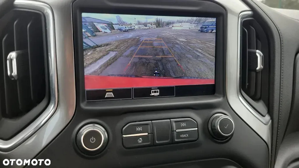 Chevrolet Silverado - 27