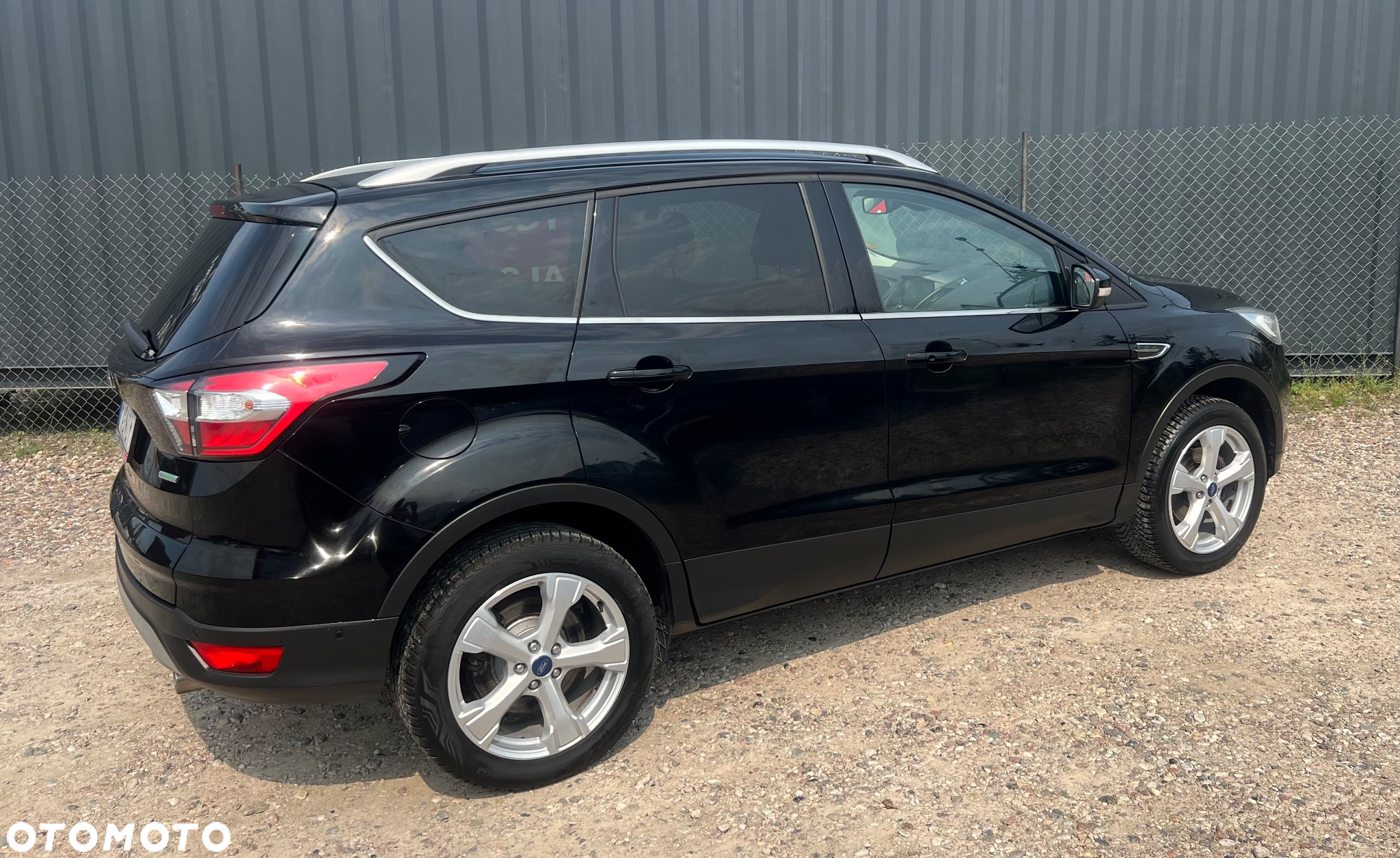 Ford Kuga 1.5 EcoBoost FWD Titanium - 3