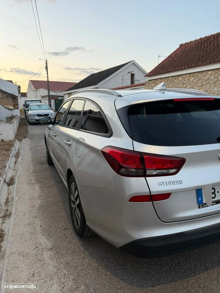 Hyundai i30 SW 1.6 CRDi Blue GO! DCT - 7