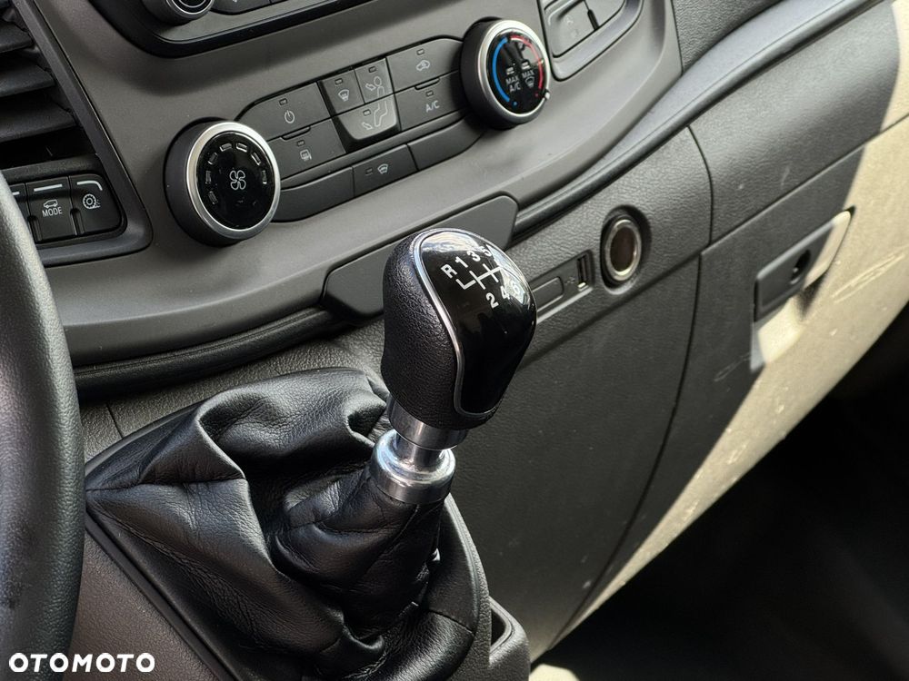 Ford Transit Custom - 11