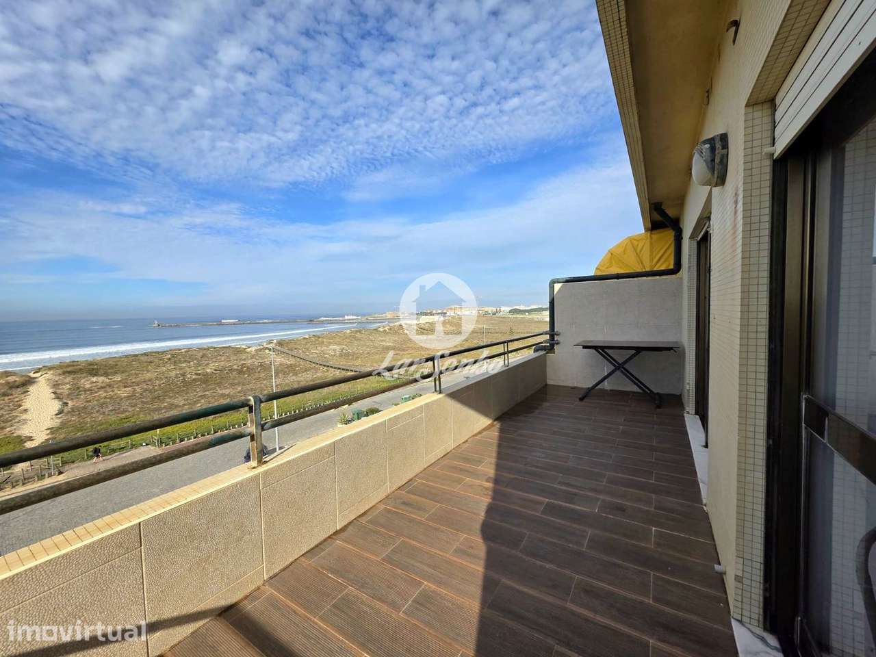 T2 com terraço, 1ª linha de mar em condomínio privado c/piscina e g... - Grande imagem: 4/30