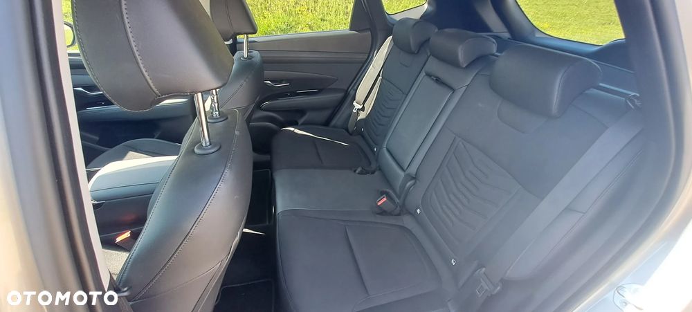 Hyundai Tucson 1.6 T-GDi HEV Executive 2WD - 27