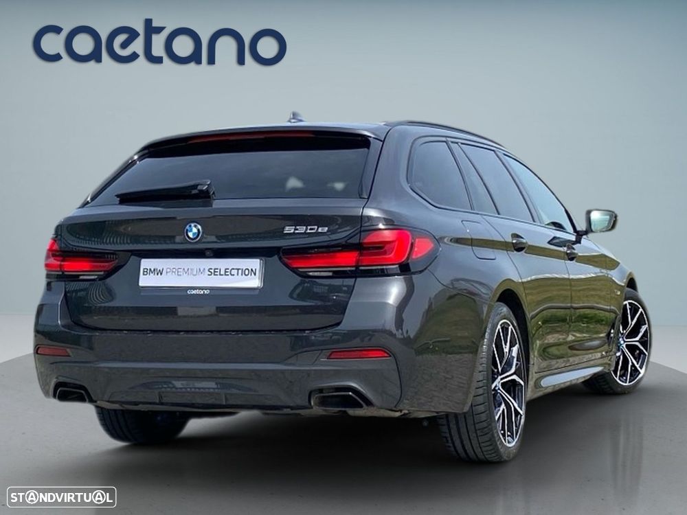 BMW 530 e Pack Desportivo M - 2