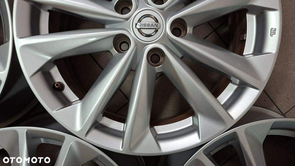 Felgi Aluminiowe 17 Nissan Qashqai J11 5x114.3 ET 40 - 9