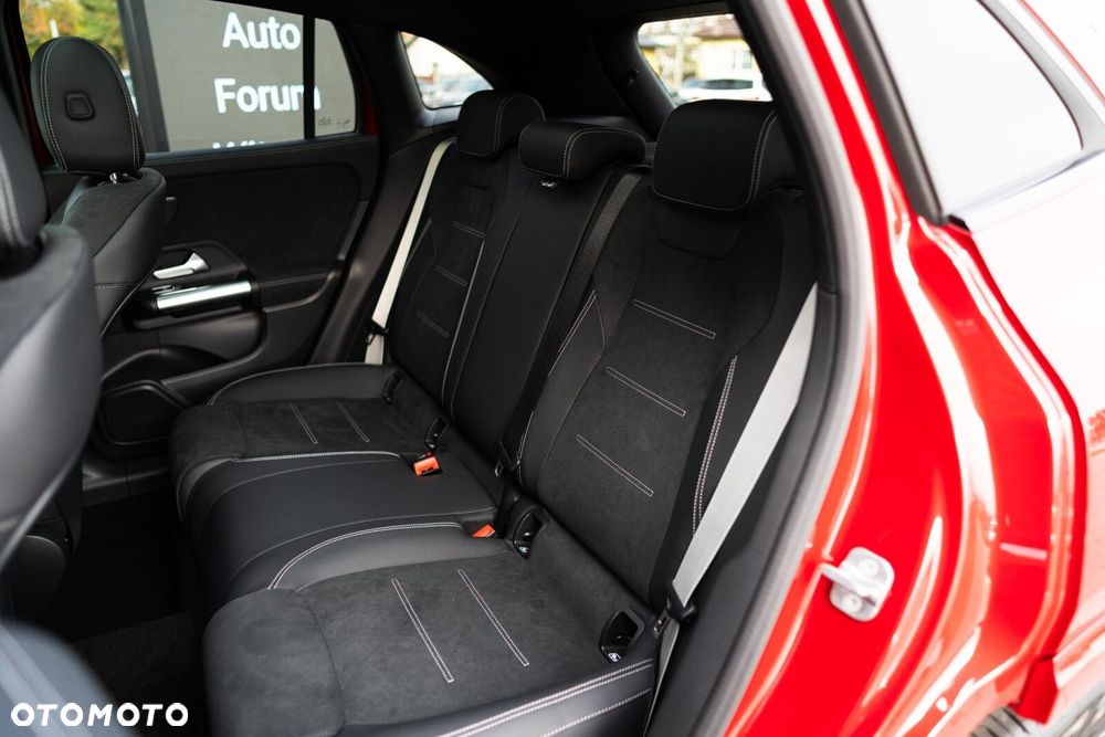 Mercedes-Benz GLA 200 4-Matic AMG Line - 23