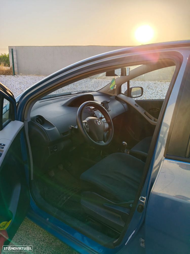 Toyota Yaris 1.0 VVT-i - 3