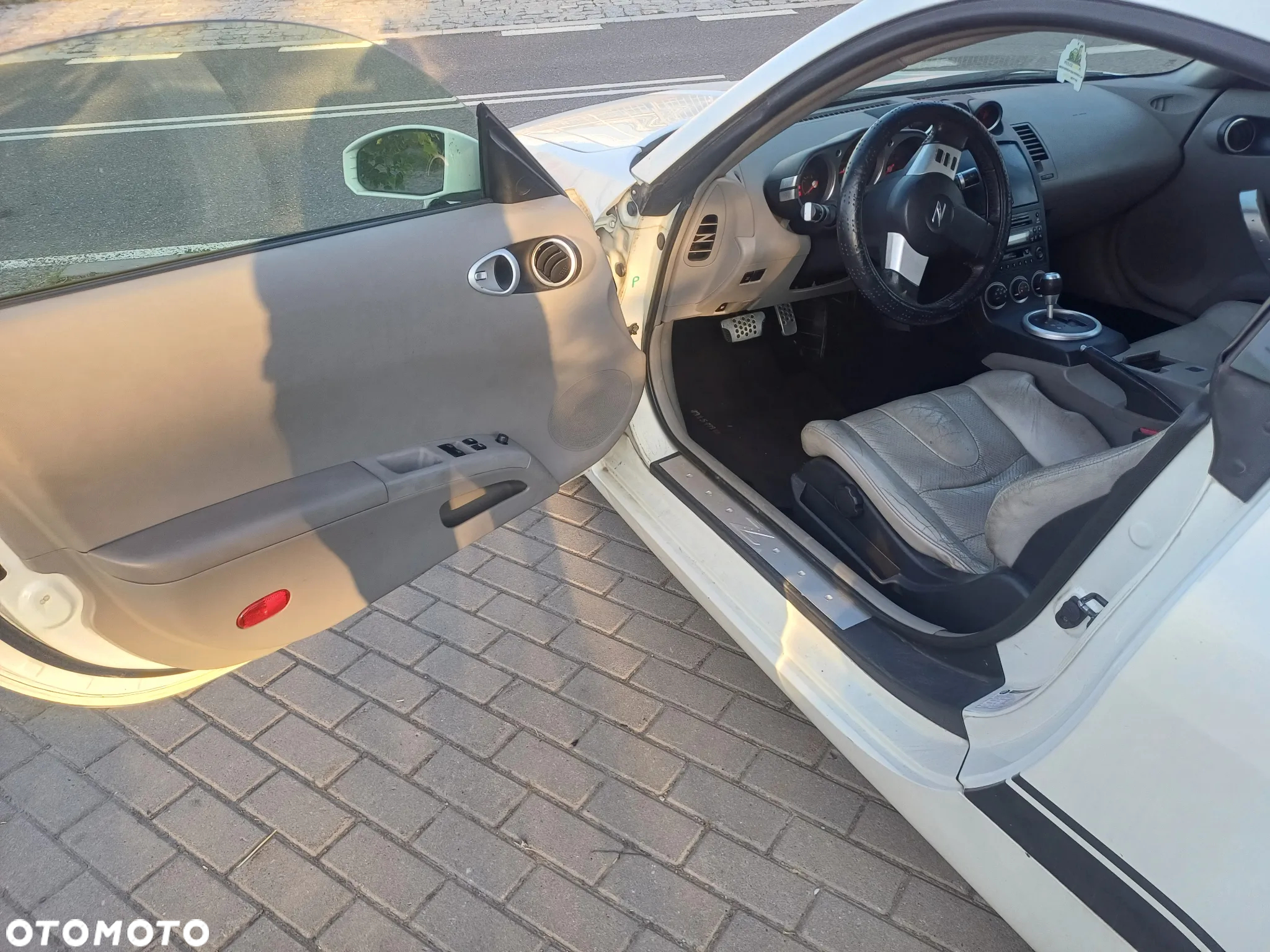 Nissan 350 Z - 18