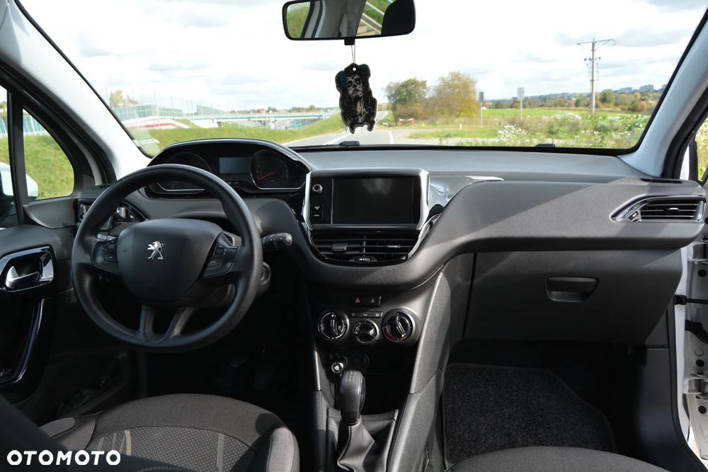 Peugeot 208 - 15