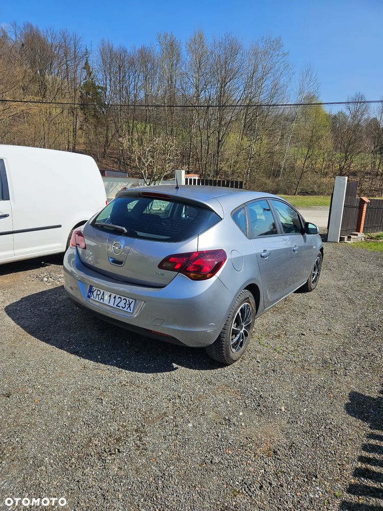 Opel Astra 1.7 CDTI Cosmo - 2