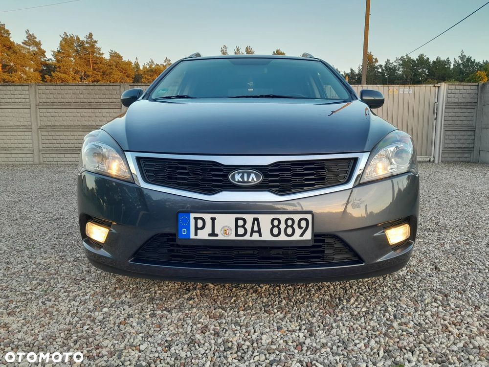 Kia Ceed - 8