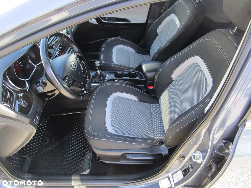 Kia Ceed 1.6 GDI Business Line - 18