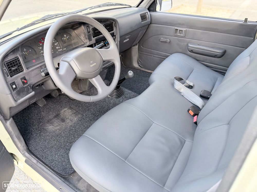 Toyota Hilux 2.4 D LN85L - 2
