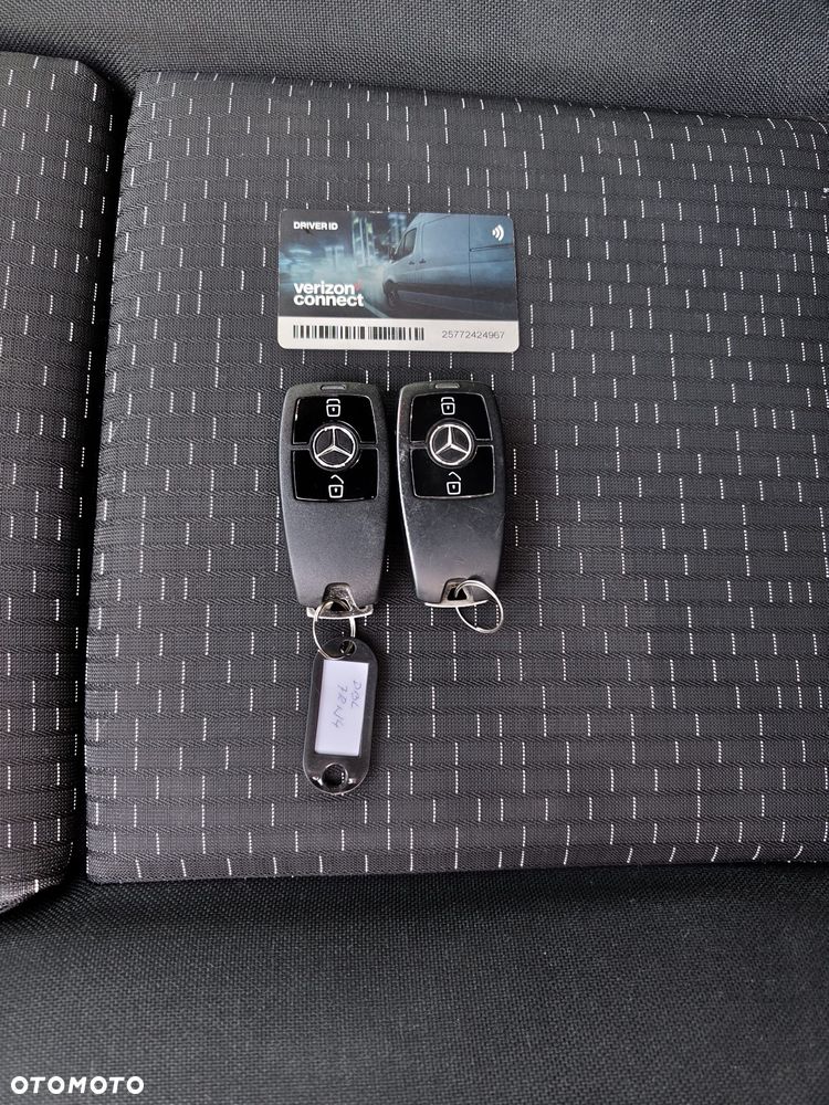 Mercedes-Benz Sprinter - 32