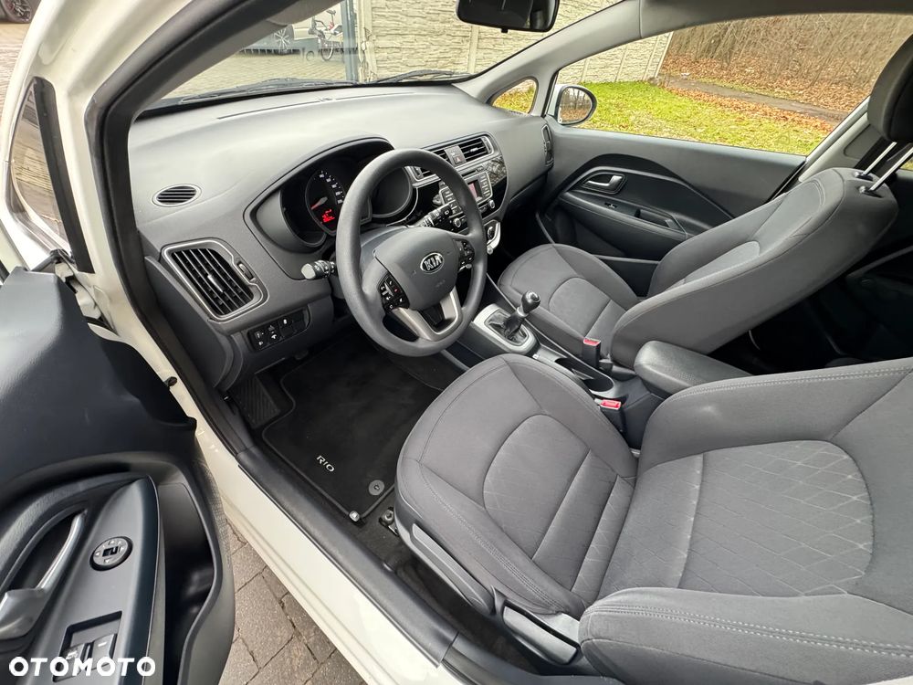 Kia Rio 1.2 Attract - 19