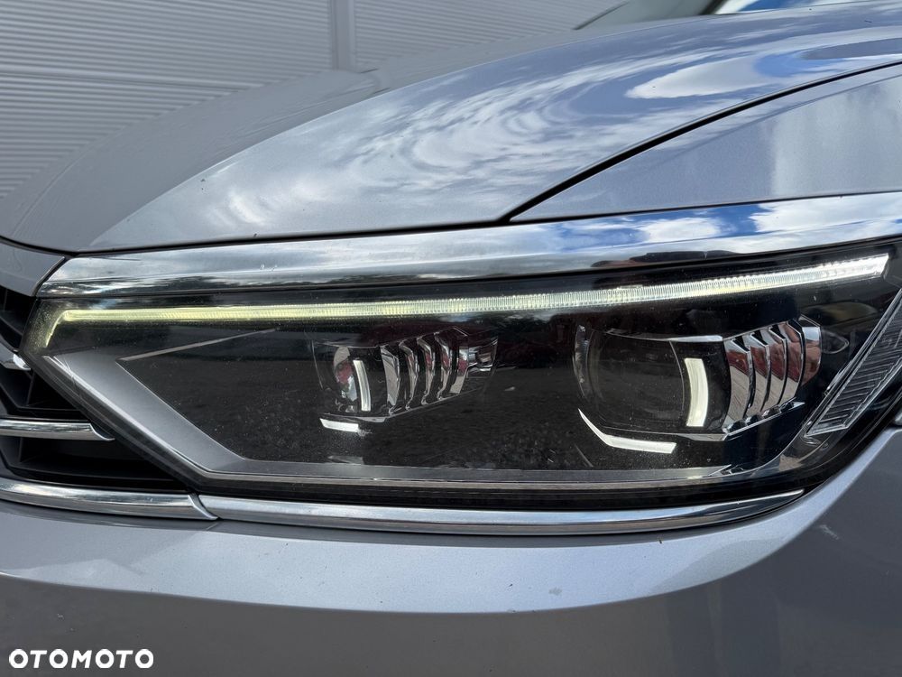 Volkswagen Passat - 22