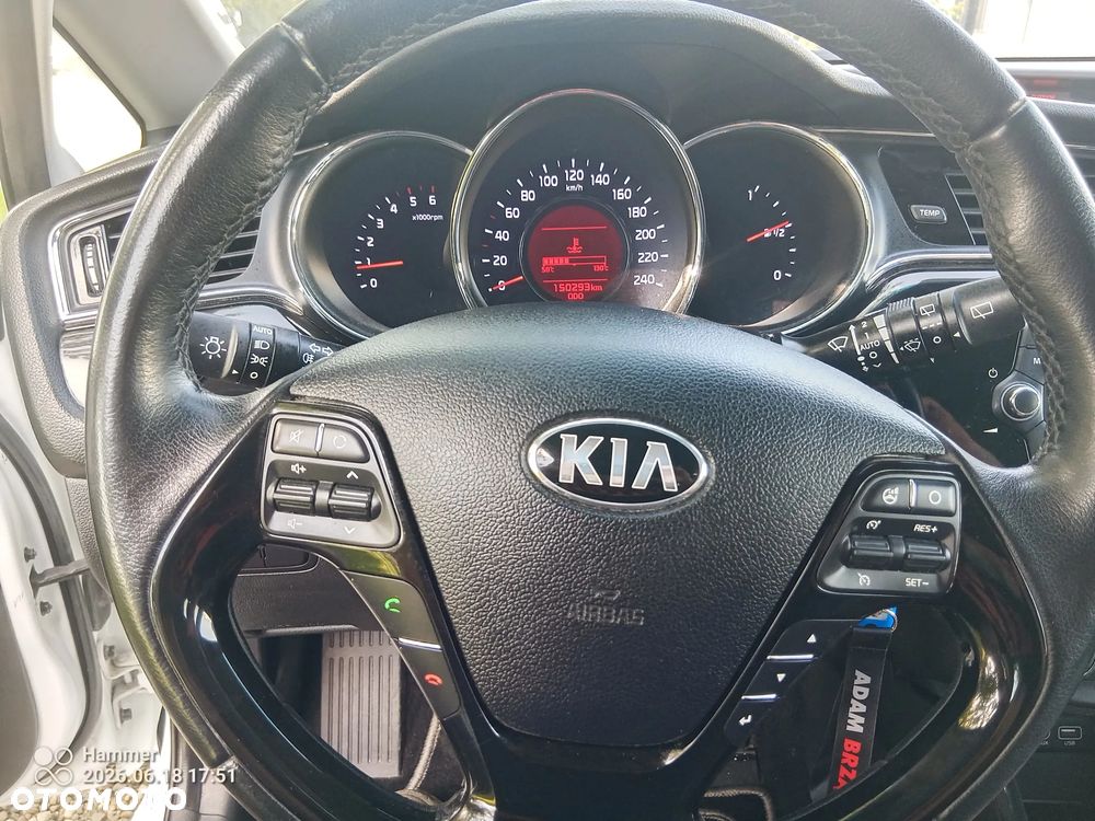 Kia Ceed 1.6 CRDi 136 ISG Vision - 15