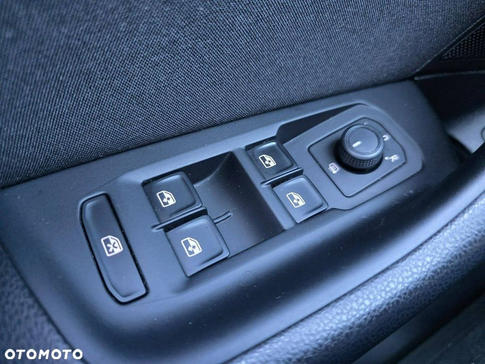 Volkswagen Passat - 13