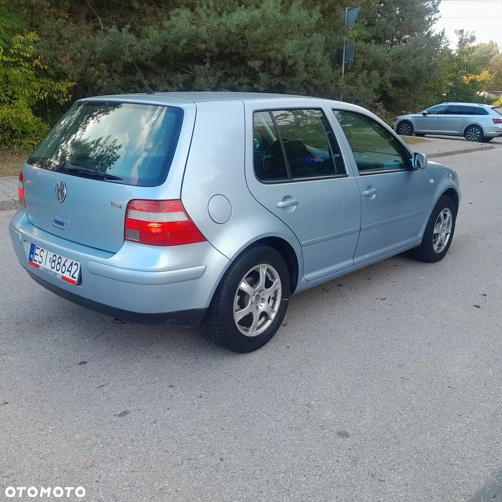 Volkswagen Golf - 4