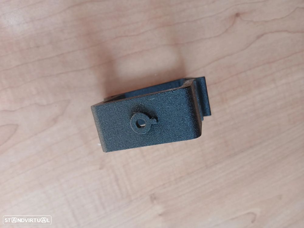 Par fixadores triangulo Bmw i3 NOVO - 2