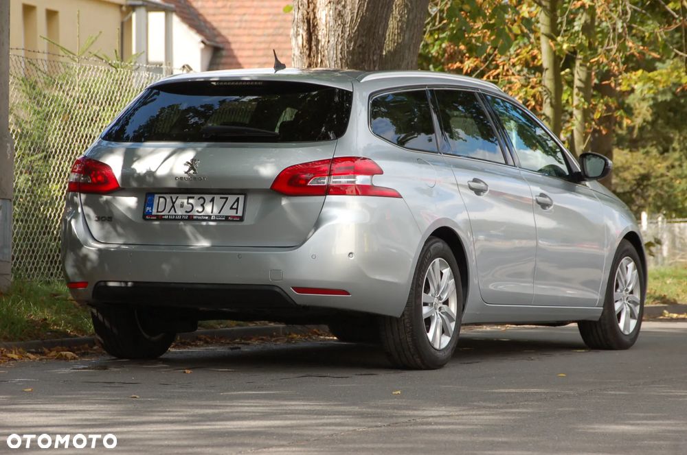 Peugeot 308 BlueHDi FAP 120 EAT6 Stop&Start Allure - 4