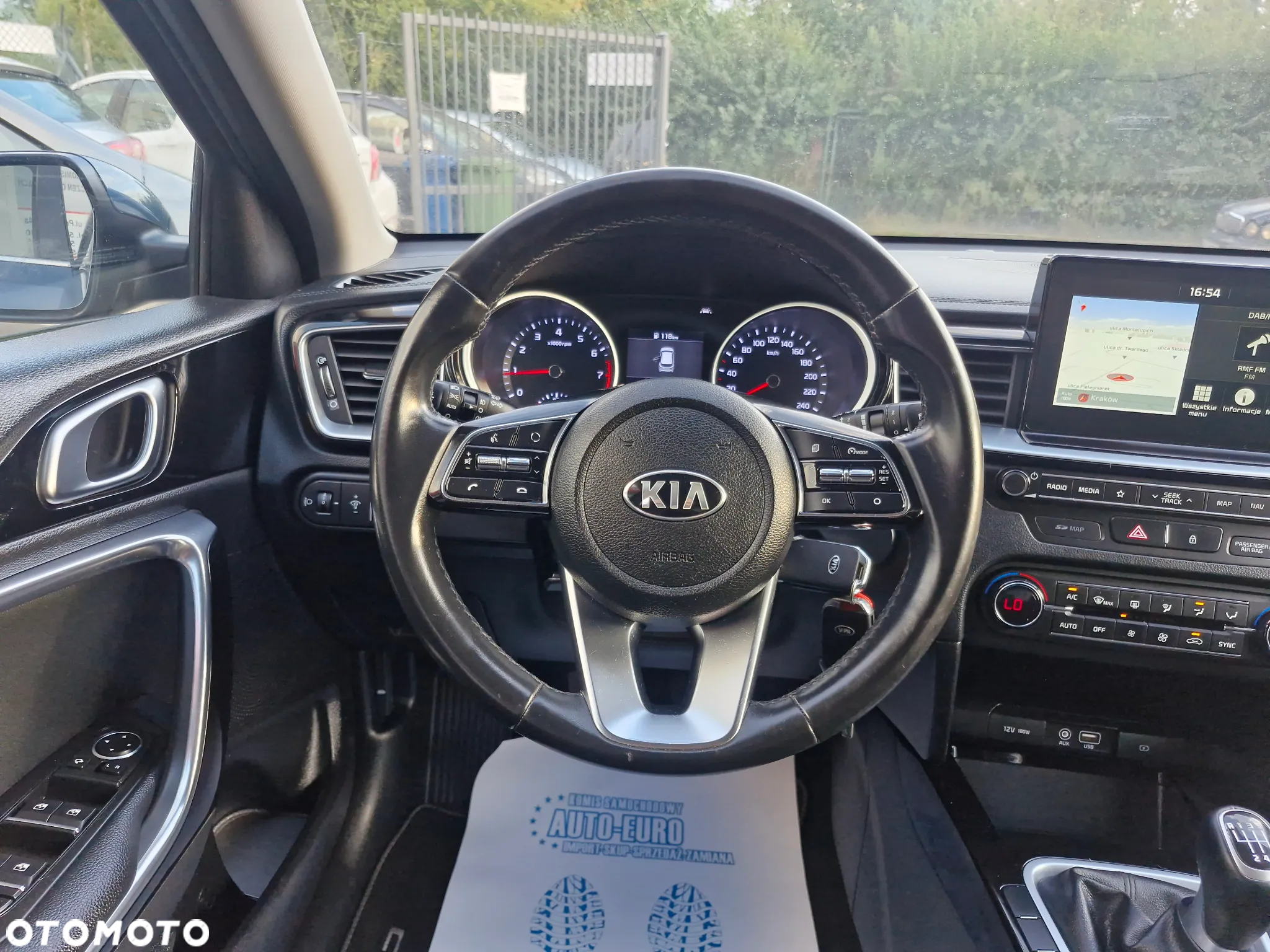 Kia Ceed - 28