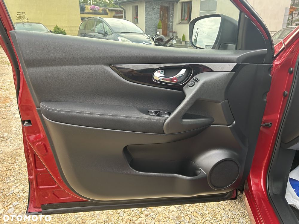 Nissan Qashqai 1.6 DIG-T N-Connecta - 25