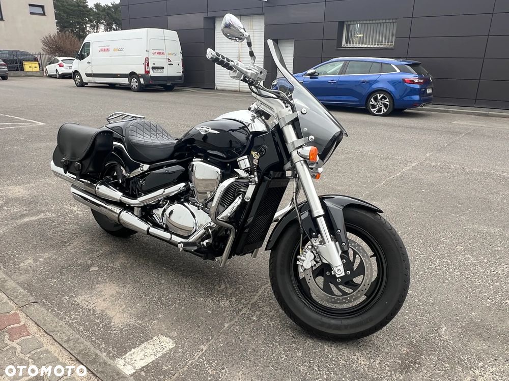 Suzuki Intruder - 12