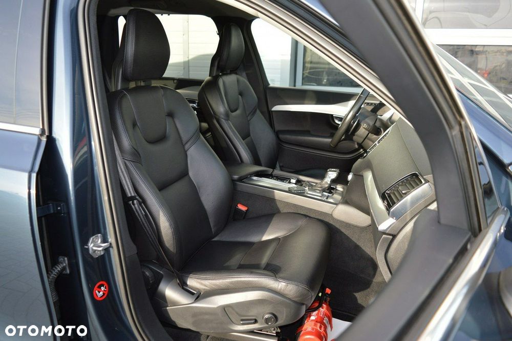 Volvo XC 90 D5 AWD Momentum - 26