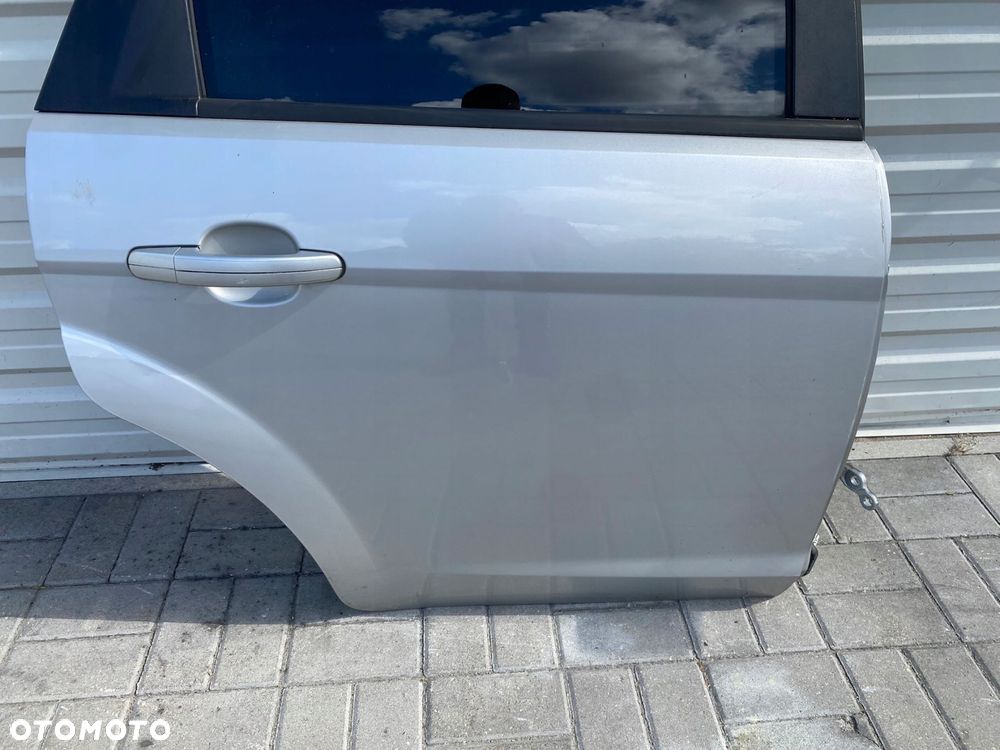 drzwi prawy tył prawe tylnie ford focus mk2 lift kod lakieru: 03 kombi eu - 4