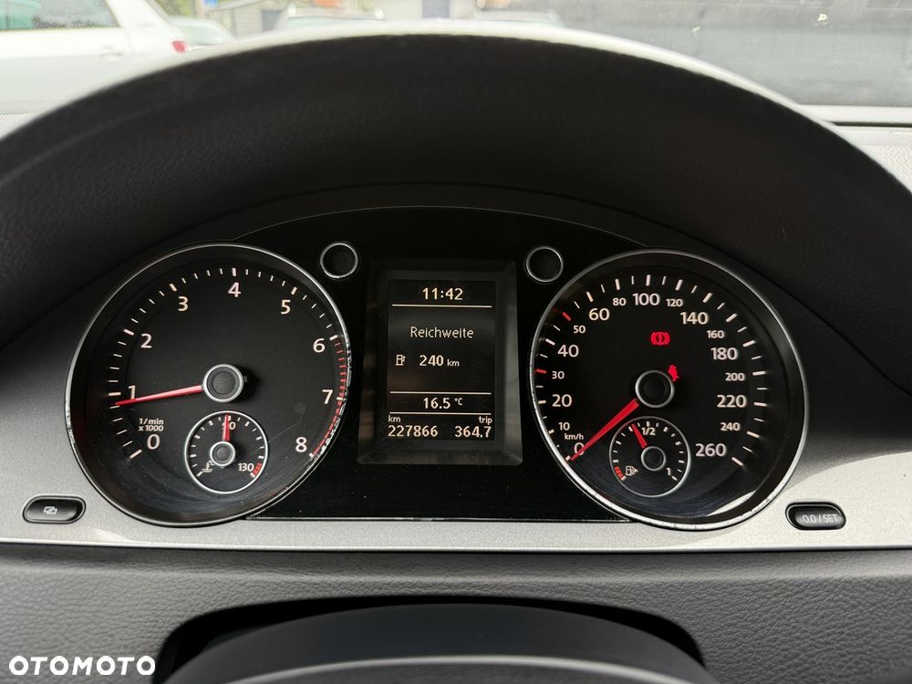 Volkswagen Passat 1.6 - 31