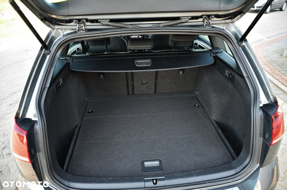 Volkswagen Golf - 32