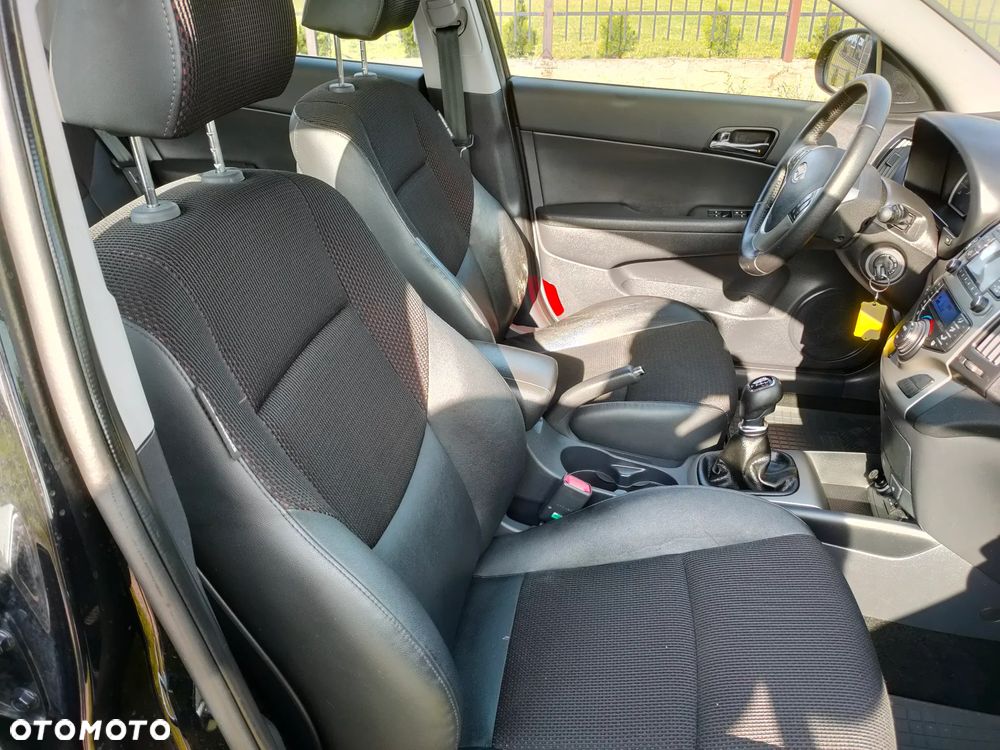 Hyundai i30 1.4 Base + - 29