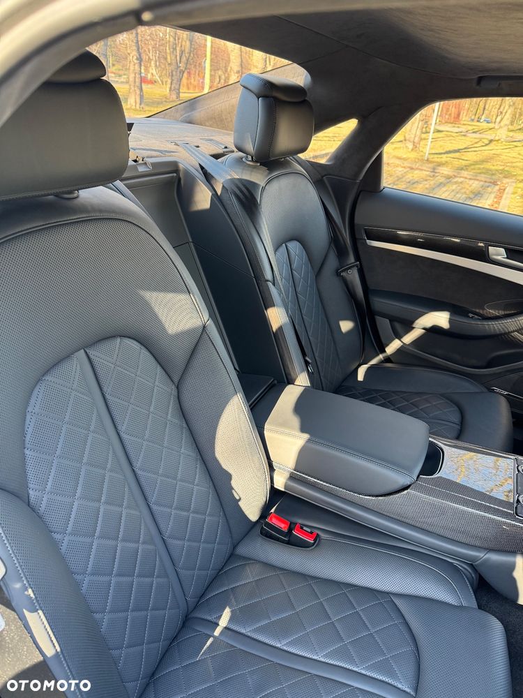Audi A8 4.2 TDI DPF (clean diesel) quattro tiptronic - 9