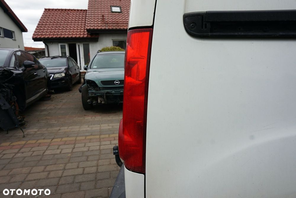 LAMPA TYLNA PRAWA PARTNER III B9  PEUGEOT 2008-2018 - 3