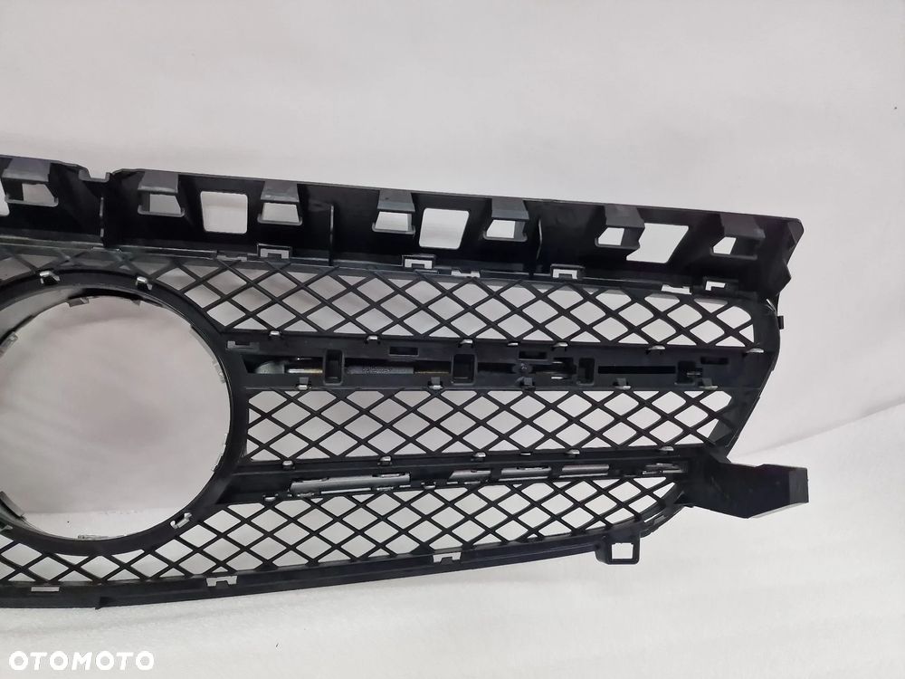 MERCEDES W176 A-KLASSA 12- CHROM / ATRAPA / GRILL PRZEDNI PRZÓD , NR A1768880260 , NR AUKCJI GL264 - 11