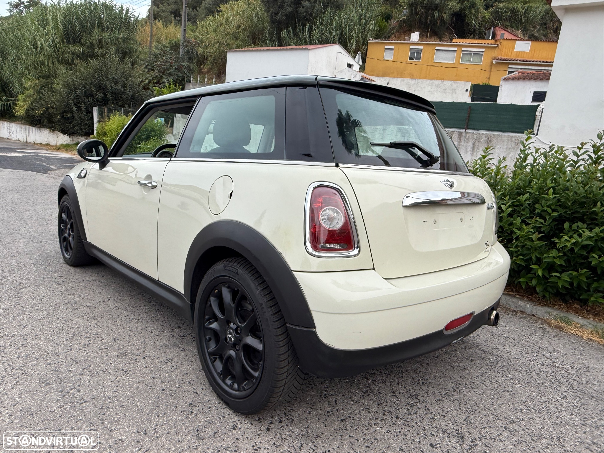 MINI 3 Portas Cooper D - 2