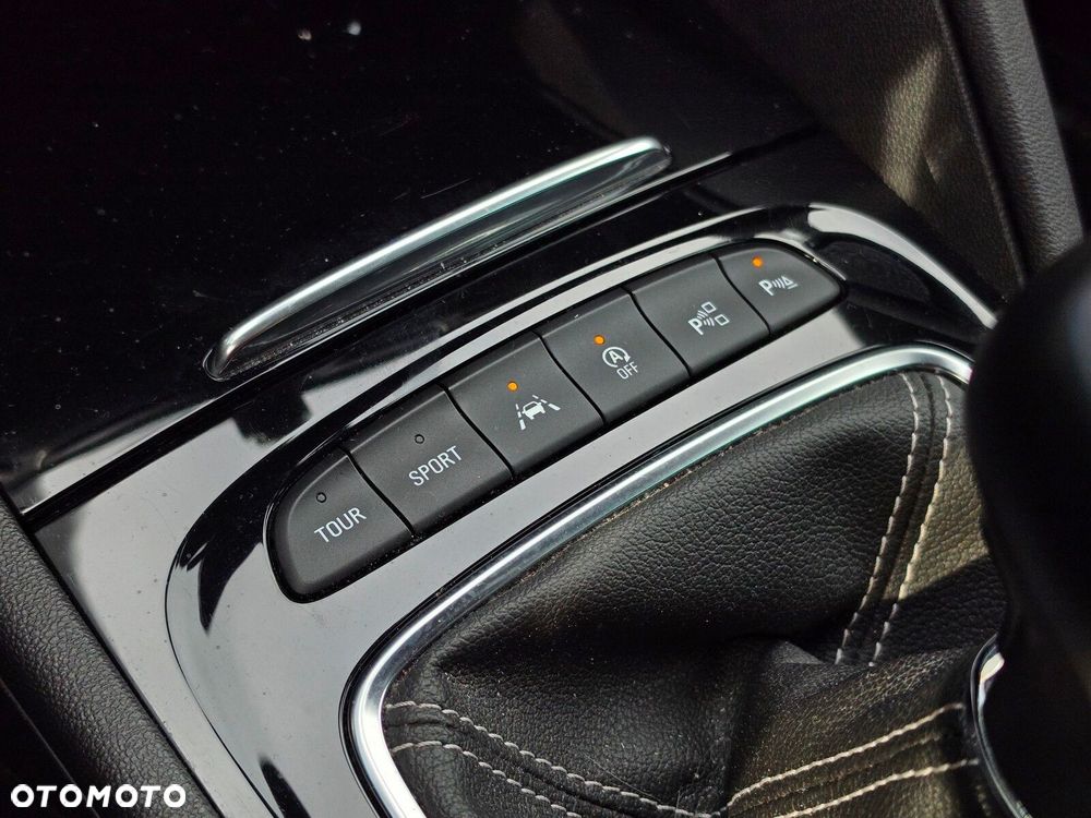 Opel Insignia CT 2.0 CDTI 4x4 Exclusive S&S - 23