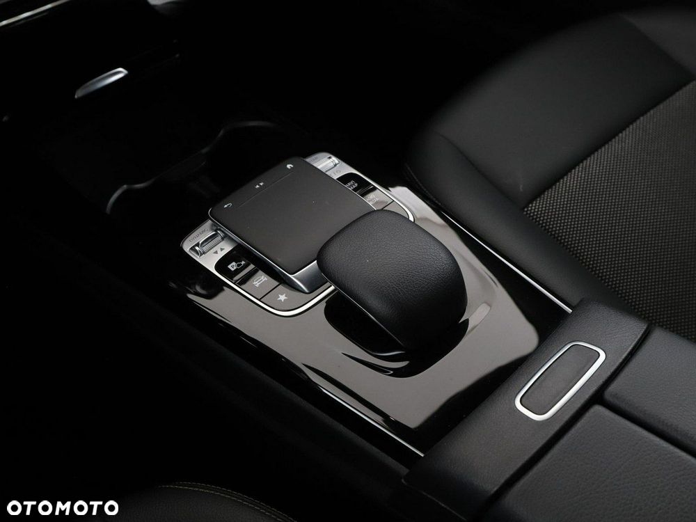 Mercedes-Benz CLA 180 d 7G-DCT - 28