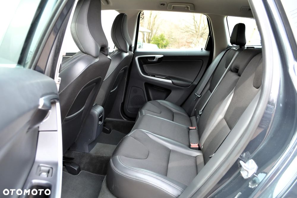 Volvo XC 60 D3 Momentum - 17